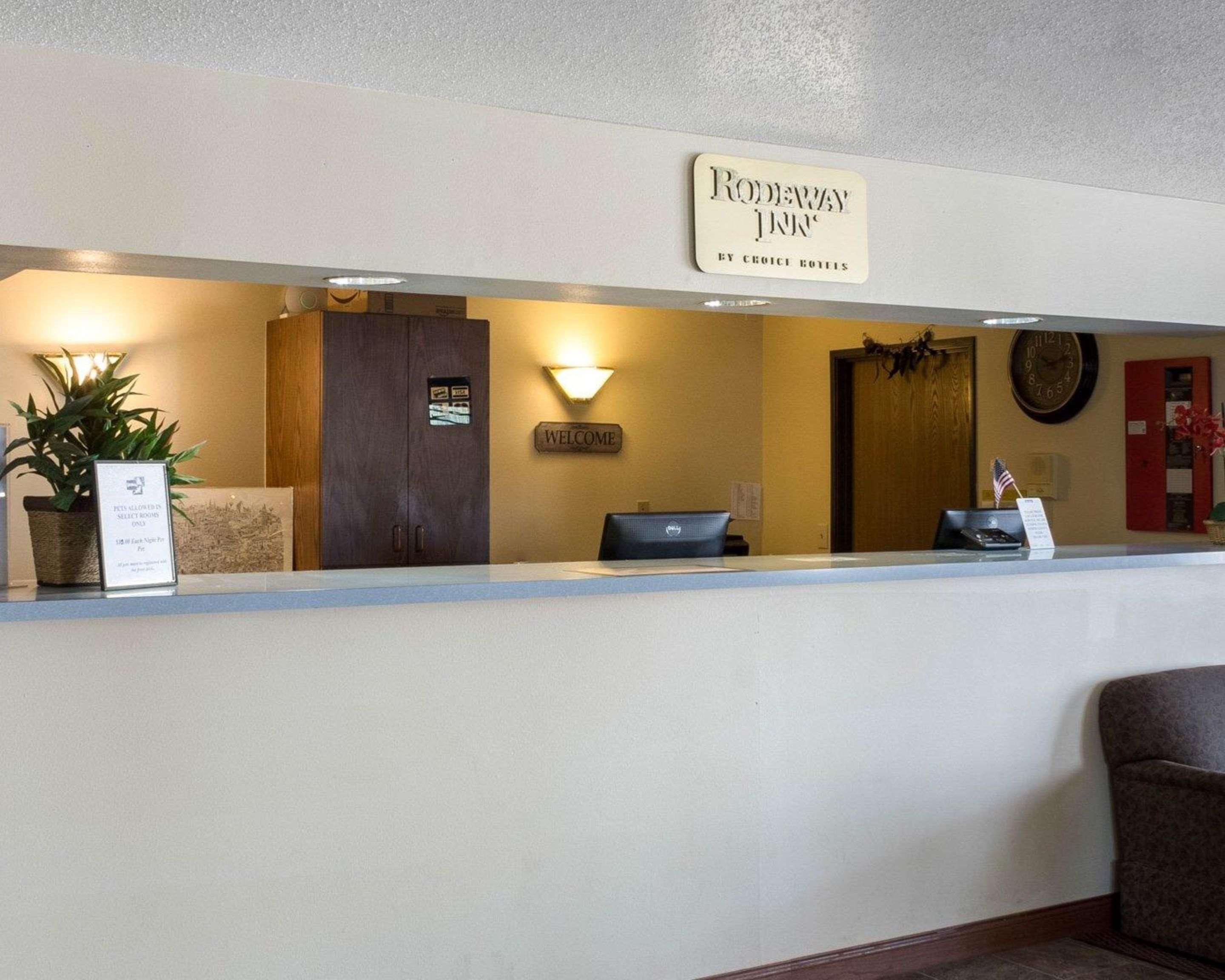 Rodeway Inn West Fargo Exterior foto